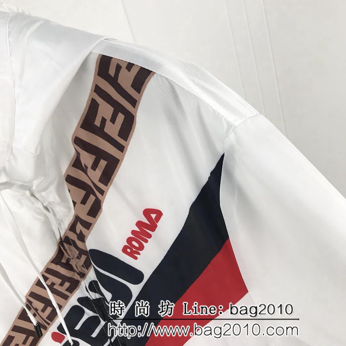 FENDI芬迪 斐樂聯名合作系列款 19ss春季斜杠印花 男款風衣外套 ydi2500
